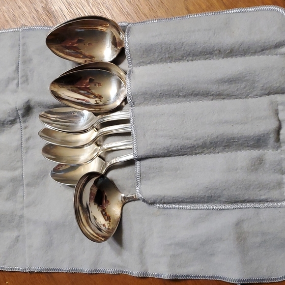 1847 Rogers Bros IS First Love Spoons and Ladle - Picture 3 of 4